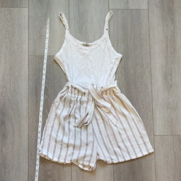 Love Squared High Waist White and Red Shorts - Picture 3 of 9